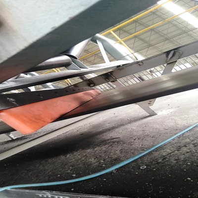 Máy làm sạch băng tải Polyurethane I Loại Máy cạp cày chéo cho đai quay trở lại